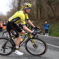 Van Empel denuncia que un peatón se les cruzó en el Trofeo Binda