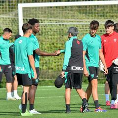 Lezama: cautela con Agirrezabala y Nico Williams, al que se le espera para la Roma