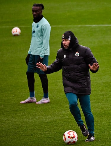 Lago Junior ficha por el Lugo de Neco Celorio