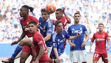 Vital y Jair, en el partido frente al Oviedo.