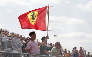 Aficionados de Ferrari en el GP de Silverstone.