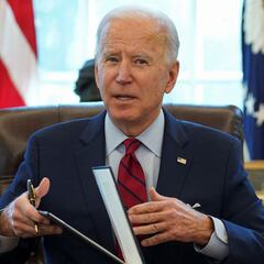 Third stimulus check: lawmakers pressure Biden for $2,000 recurring payments
