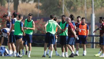 La plantilla del Levante se ejercita en Buñol.