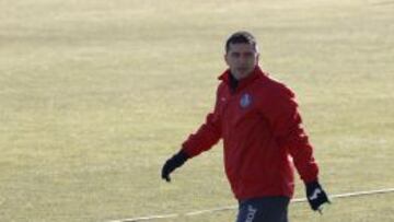 Contra: "Por respeto a todos, solo estoy centrado en el Rayo"