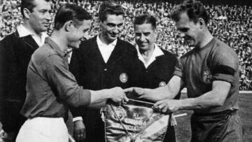 Kubala fue el primer nacionalizado que jugó con España, llegando incluso a ser su capitán.