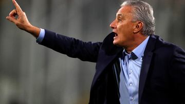 Futbol, Chile vs Brasil.
Eliminatorias para Catar 2022.
El entrenador de la seleccion brasilena Tite es fotografiado durante el partido de clasificacion al mundial de Catar 2022 contra Chile disputado en el estadio Monumental de Santiago, Chile.
02/09/2021
Andres Pina/Photosport

Football, Chile vs Brazil.
2022 Qatar World cup qualifying match.
Brazil's head coach Tite is pictured during the 2022 Qatar World cup qualifying match against Chile held at the Monumental stadium in Santiago, Chile.
02/09/2021
Andres Pina/Photosport