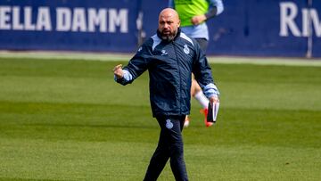 27/3/24  ENTRENAMIENTO DE PUERTAS ABIERTAS DEL RCD ESPANYOL  
LUIS MIGUEL RAMIS (E) RCD ESPANYOL
MANOLO GONZALEZ (E) RCD ESPANYOL