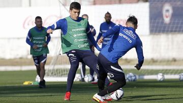 Las primeras palabras de Robbie Robinson en la Roja: "A mi familia le llena de orgullo"