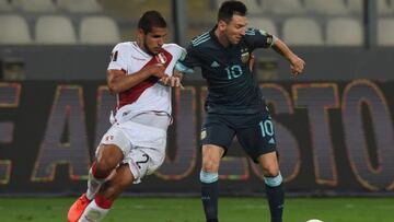 Luis Abram, con la selecci&oacute;n de Per&uacute;.