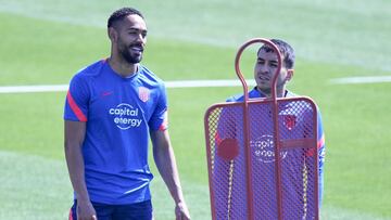 Matheus Cunha y Ángel Correa.