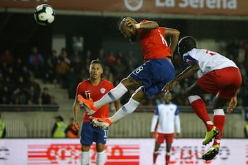 Arturo Vidal comenzó la temporada de manera irregular, pero con el pasar de los partidos, se fue ganando a la afición del Barcelona y a sus compañeros. El volante terminó levantando La Liga de España, el segundo lugar en la Copa del Rey y quedar eliminados en semifinal frente al Liverpool. El volante quiere su tercera Copa América.