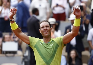 Rafa Nadal celebrando su 14º Roland Garros, después de vencer a Casper Ruud por 6-3, 6-3, 6-0.