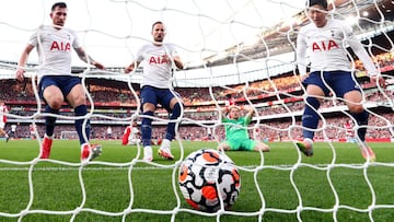 Aaron Ramsdale, abatido tras el gol del Tottenham