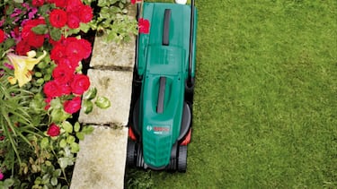 Bosch ARM 32: así es el cortacésped eléctrico que ha sorprendido a los usuarios de Amazon