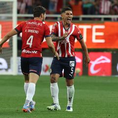 ¿‘Problemas en vestidor? ‘Pocho’ Guzmán y Alexis Vega a la banca vs Pachuca