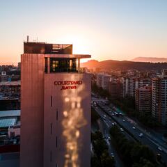 El lujoso hotel que lleva 10 años en Chile y que celebra su éxito en el país: “Es solo el comienzo”