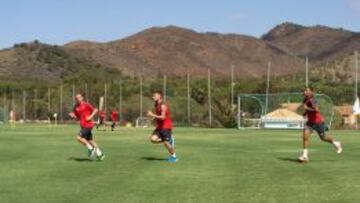 Unai Emery exprime al grupo en la única sesión de día