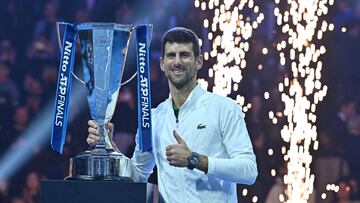 Turin (Italy), 20/11/2022.- Novak Djokovic of Serbia celebrates after winning against Casper Ruud of Norway the singles final of the Nitto ATP Finals 2022 tennis tournament at the Pala Alpitour arena in Turin, Italy, 20 November 2022. (Tenis, Italia, Noruega) EFE/EPA/ALESSANDRO DI MARCO ITALY OUT
