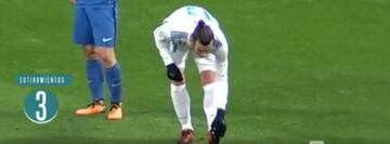 Gareth Bale, estirando durante el Real Madrid-Fuenlabrada de Copa del Rey.