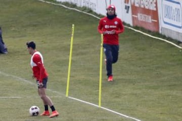 Jorge Valdivia solo entrenará y no participará en ninguno de los dos partidos.