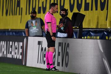 El ¨¢rbitro Artur Dias revis¨® en el VAR una mano de Nicolas P¨¦p¨¦ momentos antes de pitar penalti por derribo de Juan Foyth al jugador marfile?o. El colegiado portugu¨¦s rectific¨® y desestim¨® la pena m¨¢xima.