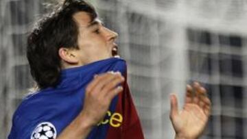 Bojan Krkic, delantero del Barcelona, aseguró hoy que su equipo jugará "sin complejos" el próximo sábado, en el Santiago Bernabéu, ante el Real Madrid y con un planteamiento ofensivo, pese a sus dos últimos empates consecutivos, ante el Valencia en Liga (2-2) y el Chelsea (0-0) en la Liga de Campeones.