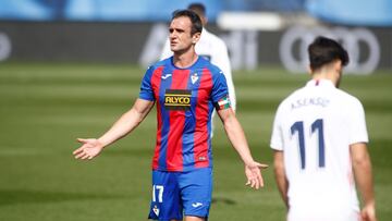 Kike García ante Asensio.