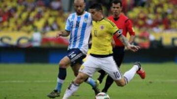 Mascherano fue el encargado de marcar a James Rodr&iacute;guez. Anul&oacute; al 10 de la Selecci&oacute;n Colombia.