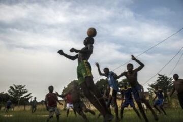 Fútbol en Franceville una de las ciudades más grandes de Gabón 