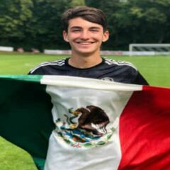 Al 'loquito' Abreu le gustaría jugar con las Chivas