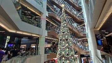 Conserjes de edificio se ponen de acuerdo con el mejor regalo para Navidad: “No más vinos, prefiero...”
