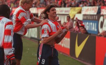 Solari celebra su gol el Atlético-Real Madrid de 2000