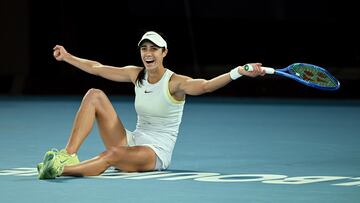 Olga Danilovic celebra su triunfo contra Jessica Pegula en el Open de Australia.