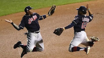 Los Indians doman a los Cubs en Chicago y ya rozan el título