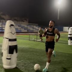 Memphis se pone a punto en Ghana junto a un ex de la NFL