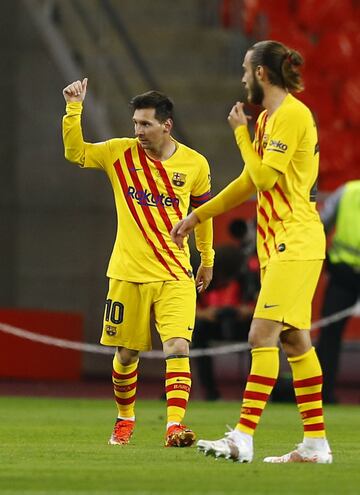 0-4. Leo Messi celebró el cuarto gol.