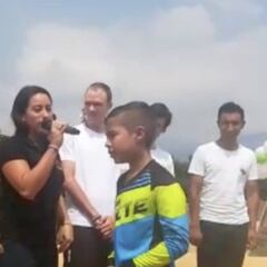 Mariana Pajón y Froome dan útiles a niños antioqueños