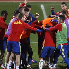 España se entrena en Granada