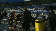 Insólita escena en el fútbol chileno: ¡el viento provocó esto!