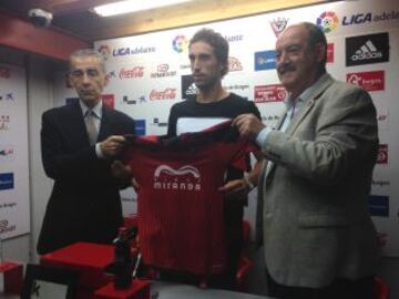 Iñigo Eguaras es nuevo jugador del Mirandés.