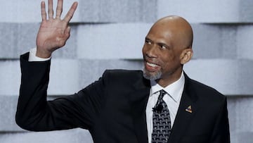 NBA basketball Hall of Famer Kareem Abdul-Jabaar waves before speaking on the final night of the Democratic National Convention in Philadelphia, Pennsylvania, U.S. July 28, 2016. REUTERS/Mike Segar/File Photo