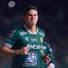 Ambriz a James: “No te extrañe que un día juegues de contención”