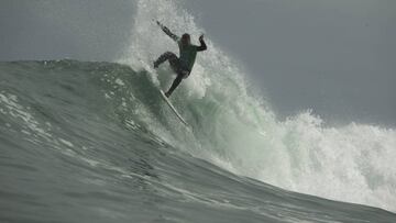 Los mejores surfistas del mundo ya se lucen en las olas del Héroes de Mayo Iquique Pro