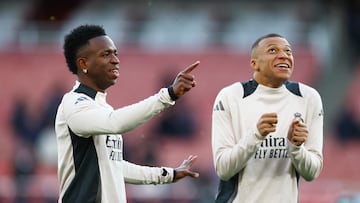 Vinicius y Mbappé, durante el entrenamiento del Madrid en el Emirates Stadium.