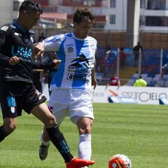 Iquique resigna puntos de visita y comparte el liderato con la UC