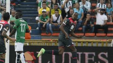 Yerry Mina marc&oacute; gol de cabeza. Esta vez lo hizo ante Nacional y le dio un triunfo clave a Santa Fe.