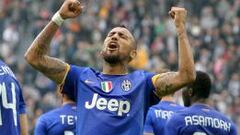 Arturo Vidal demostr&oacute; su molestia en el terreno de juego. 