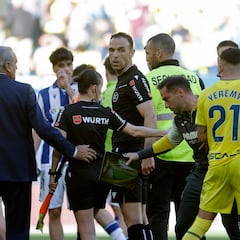 Akhomach rompió el VAR: “¡Esto es una vergüenza...!”