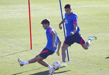 Gim¨¦nez remata un bal¨®n