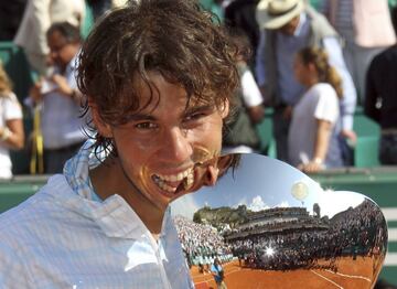 Rafa Nadal en Montecarlo 2010, ganó a Fernando Verdasco por 6-0, 6-1.